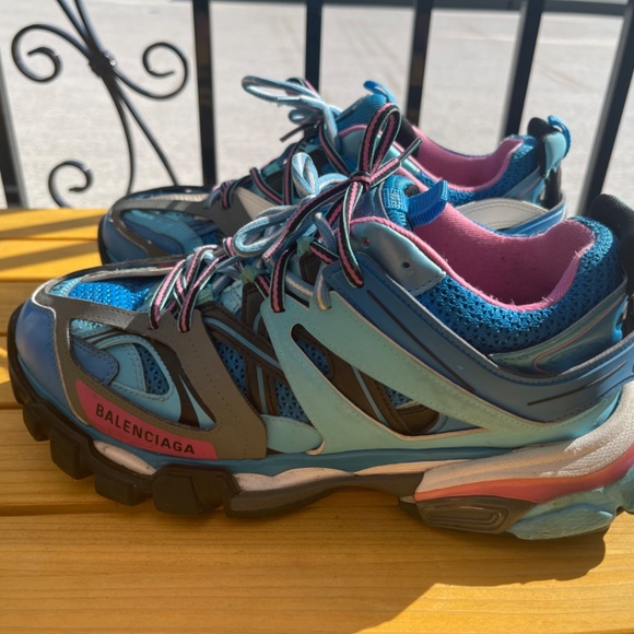 Balenciaga Track Sneakers - Picture 3 of 3